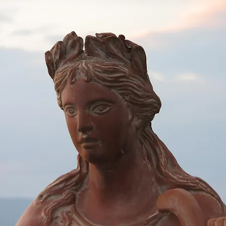 Hydra Erato Villa
