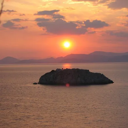 Villa Hydra Erato *